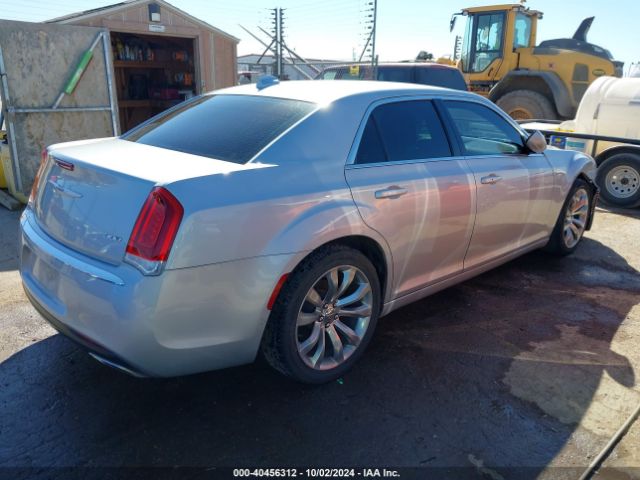 2C3CCAAG4KH666318 Chrysler 300 Touring L