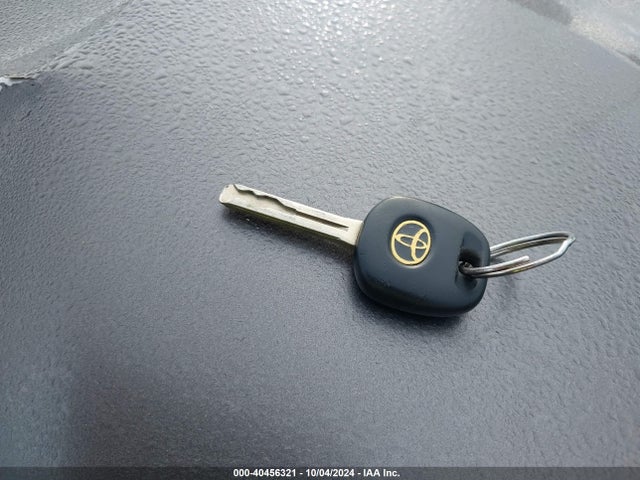 4T1B11HK0JU136653 Toyota CAMRY SE
