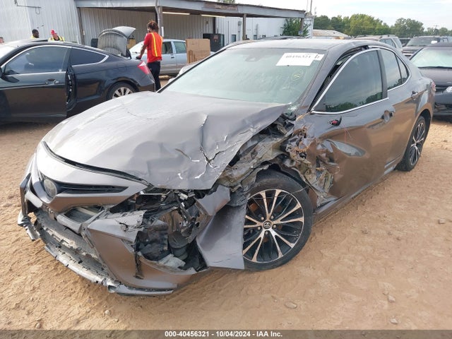 4T1B11HK0JU136653 Toyota CAMRY SE