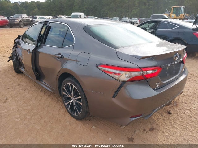 4T1B11HK0JU136653 Toyota CAMRY SE