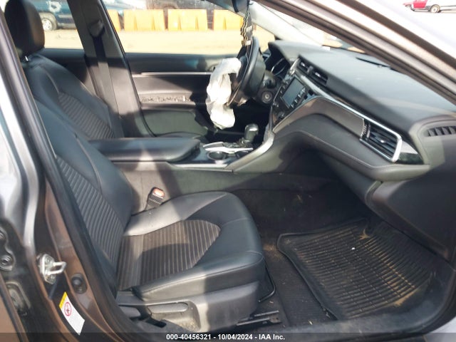 4T1B11HK0JU136653 Toyota CAMRY SE