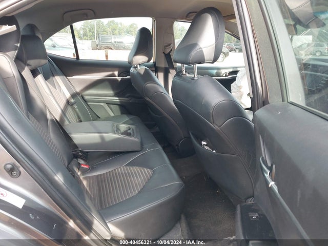 4T1B11HK0JU136653 Toyota CAMRY SE