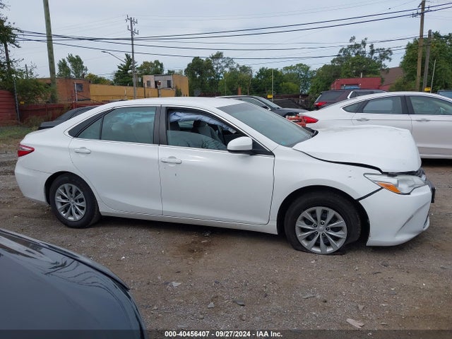 Продаж на аукціоні авто 2017 Toyota Camry Le, vin: 4T1BF1FK0HU268567, номер лоту: 40456407