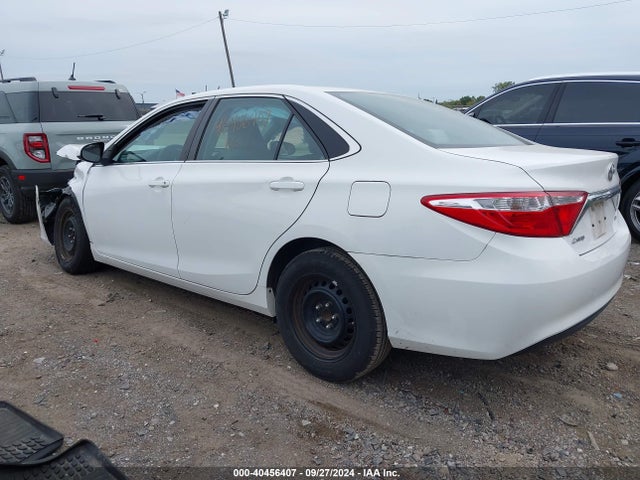 Продаж на аукціоні авто 2017 Toyota Camry Le, vin: 4T1BF1FK0HU268567, номер лоту: 40456407