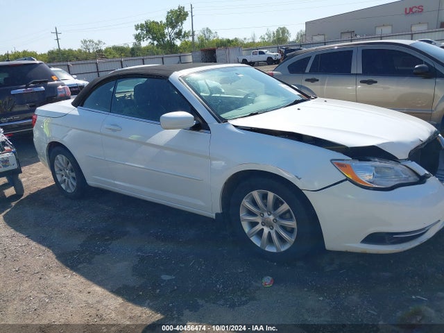 Chrysler 200 Touring 2014 1C3BCBEG2EN131060 Image 1