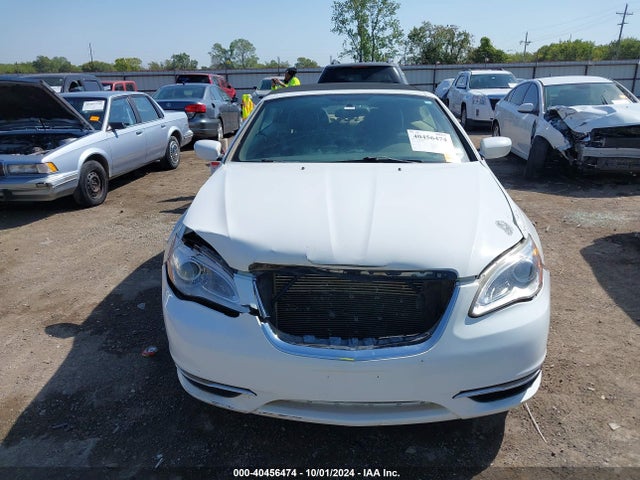 1C3BCBEG2EN131060 Chrysler 200 Touring