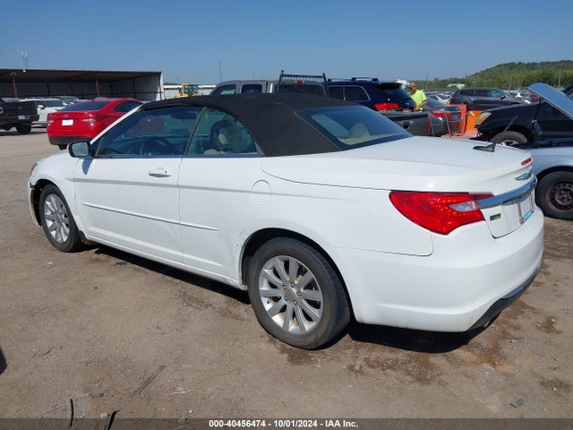 1C3BCBEG2EN131060 Chrysler 200 Touring