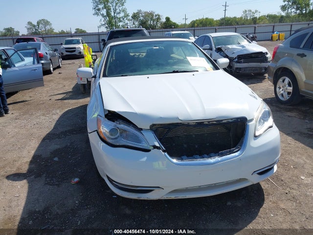 1C3BCBEG2EN131060 Chrysler 200 Touring