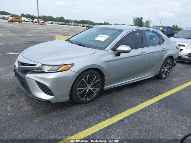 Toyota CAMRY SE 2018 4T1B11HKXJU062528 Image 2