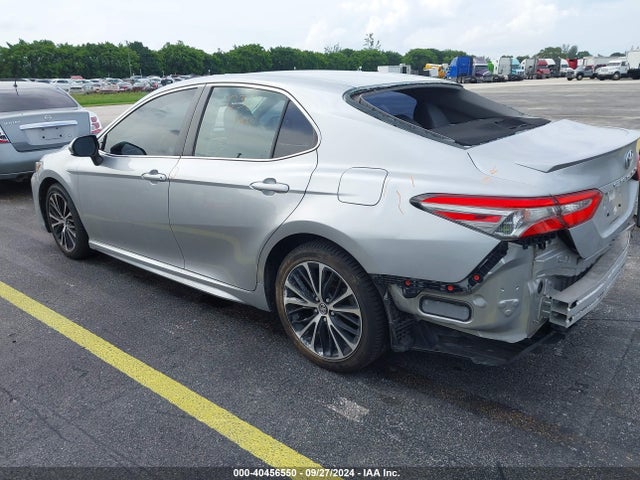Toyota CAMRY SE 2018 4T1B11HKXJU062528 Image 3