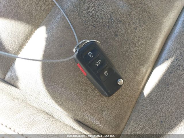 WVGBV7AXXFW500988 Volkswagen Tiguan R-line