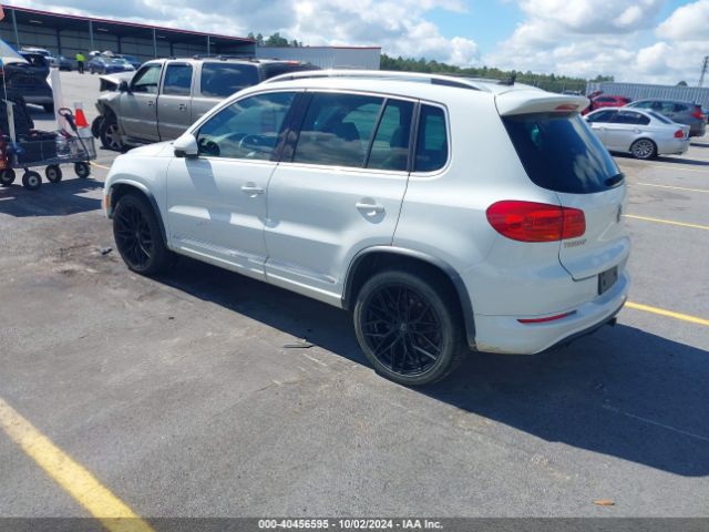 WVGBV7AXXFW500988 Volkswagen Tiguan R-line