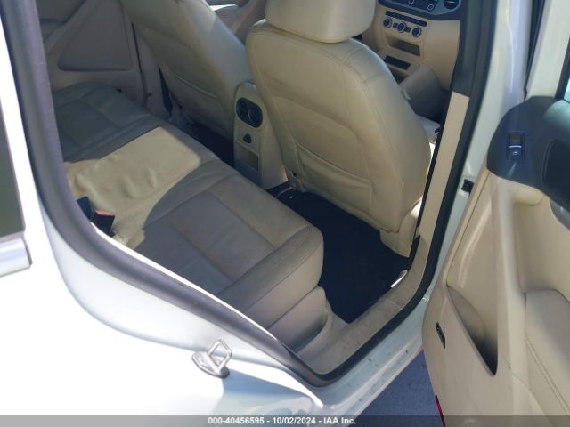 WVGBV7AXXFW500988 Volkswagen Tiguan R-line