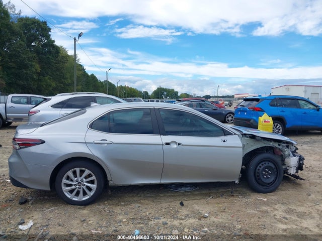Toyota CAMRY LE 2022 4T1C11AK2NU070305 Image 14