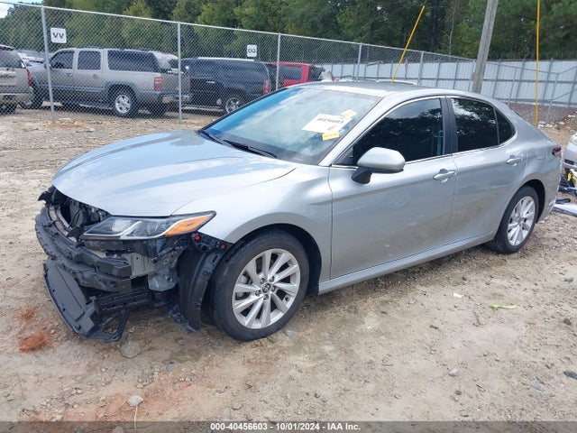 Toyota CAMRY LE 2022 4T1C11AK2NU070305 Image 2