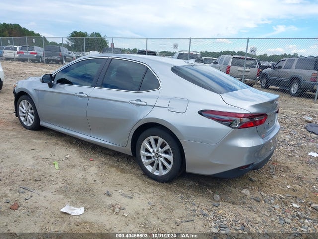 Toyota CAMRY LE 2022 4T1C11AK2NU070305 Image 3