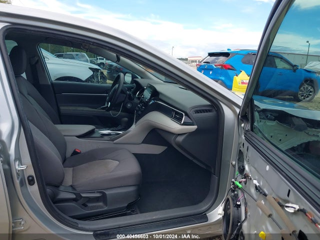 Toyota CAMRY LE 2022 4T1C11AK2NU070305 Image 5