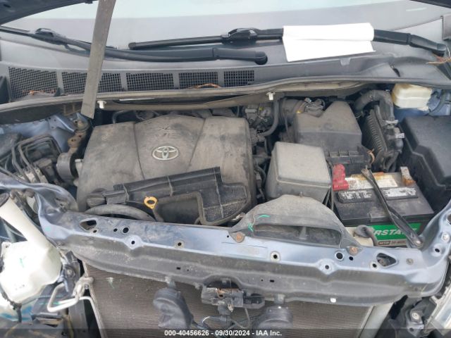 5TDYZ3DC2HS809944 Toyota Sienna Xle 8 Passenger