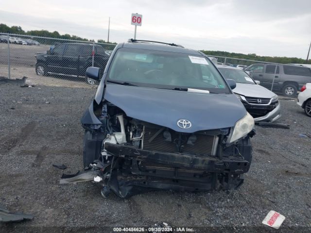 5TDYZ3DC2HS809944 Toyota Sienna Xle 8 Passenger