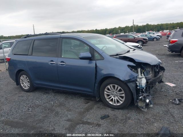 5TDYZ3DC2HS809944 Toyota Sienna Xle 8 Passenger