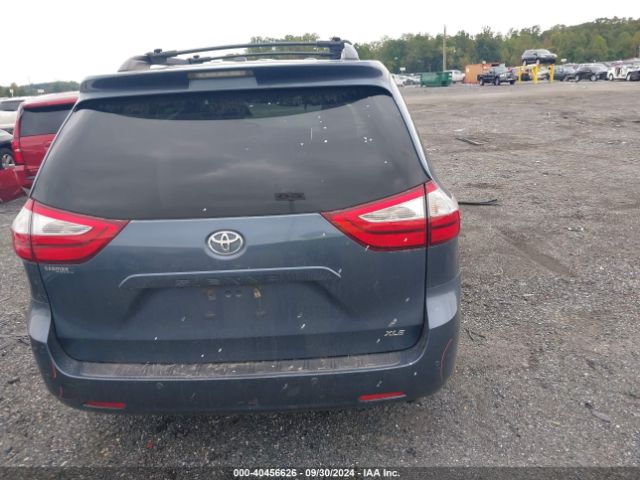 5TDYZ3DC2HS809944 Toyota Sienna Xle 8 Passenger
