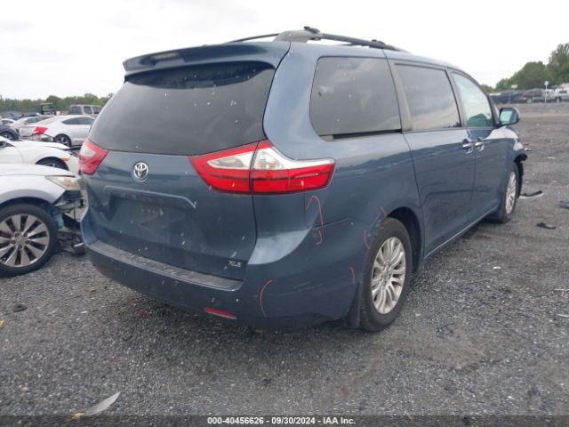 5TDYZ3DC2HS809944 Toyota Sienna Xle 8 Passenger