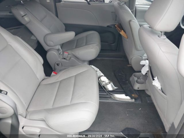 5TDYZ3DC2HS809944 Toyota Sienna Xle 8 Passenger