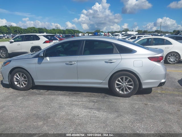 Hyundai SONATA SE 2019 5NPE24AF2KH796797 Image 14