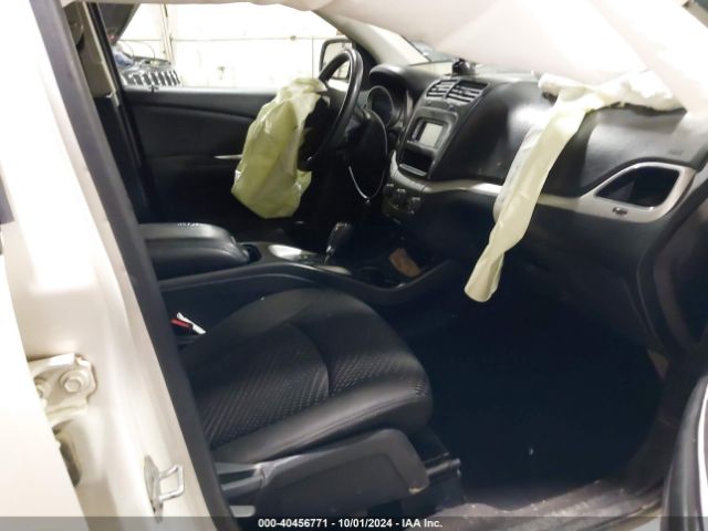 3C4PDCAB7JT195961 Dodge JOURNEY SE
