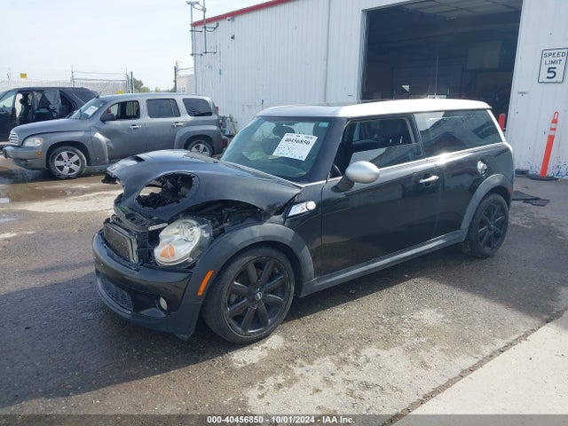 2010 MINI COOPER S CLUBMAN WMWMM3C52ATP94088 Photo 1
