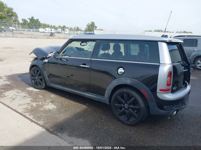 2010 MINI COOPER S CLUBMAN WMWMM3C52ATP94088 Photo 2