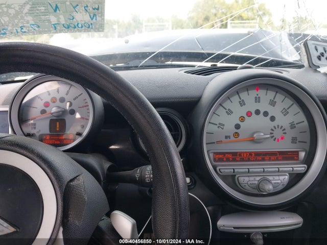 2010 MINI COOPER S CLUBMAN WMWMM3C52ATP94088 Photo 6