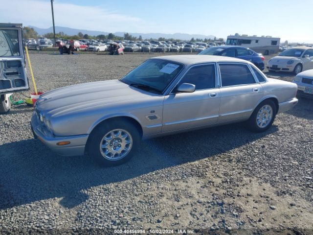 2001 JAGUAR XJ8 SAJDA14C51LF20773 Photo 1