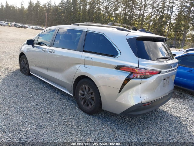 5TDJSKFC2NS062404 Toyota SIENNA XLE