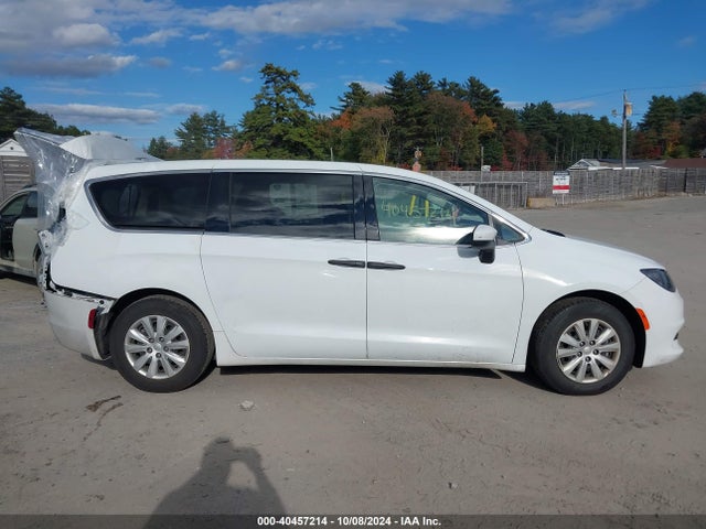 2C4RC1AG5MR568739 Chrysler Voyager L
