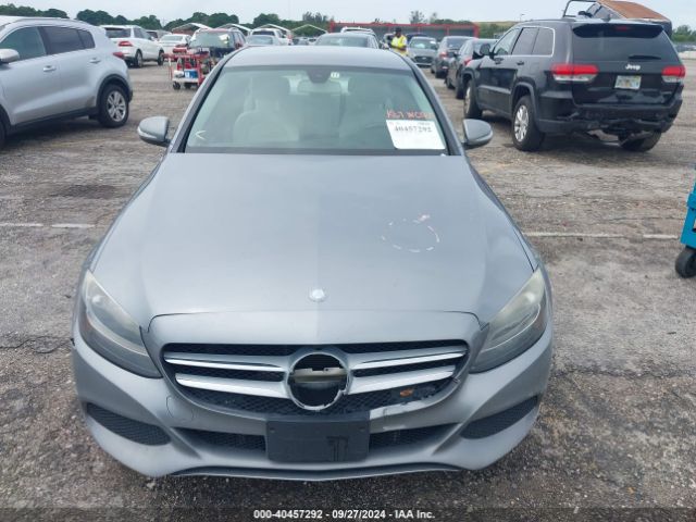 55SWF4JB4FU087961 Mercedes-Benz C 300 Luxury/sport