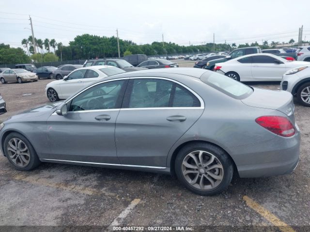 55SWF4JB4FU087961 Mercedes-Benz C 300 Luxury/sport
