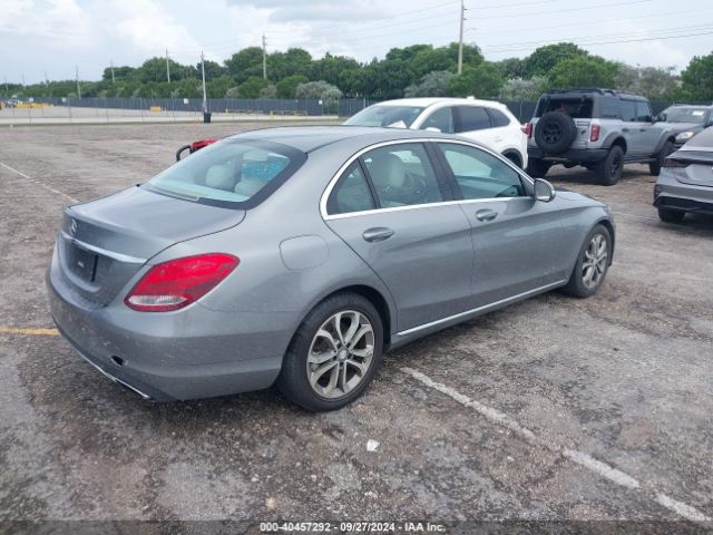 55SWF4JB4FU087961 Mercedes-Benz C 300 Luxury/sport