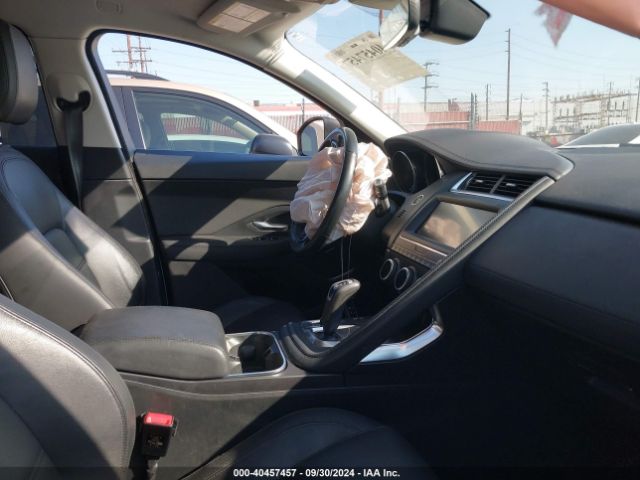 2018 JAGUAR E-PACE SADFJ2FX9J1Z31622 Photo 4