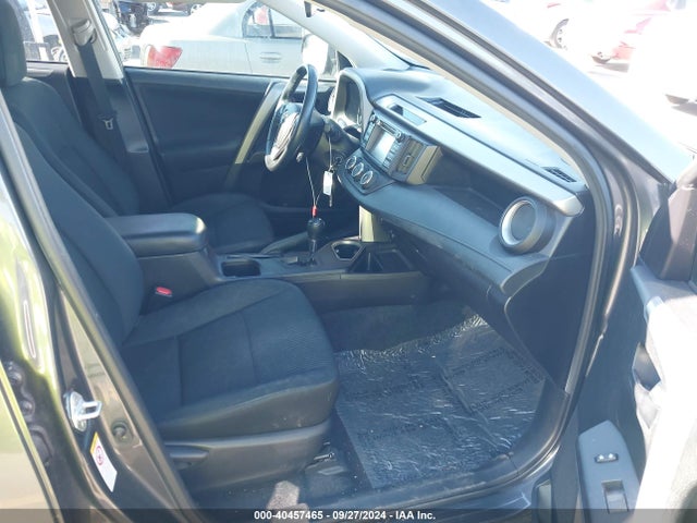 Toyota RAV4 LE 2018 2T3BFREV6JW800606 Image 5
