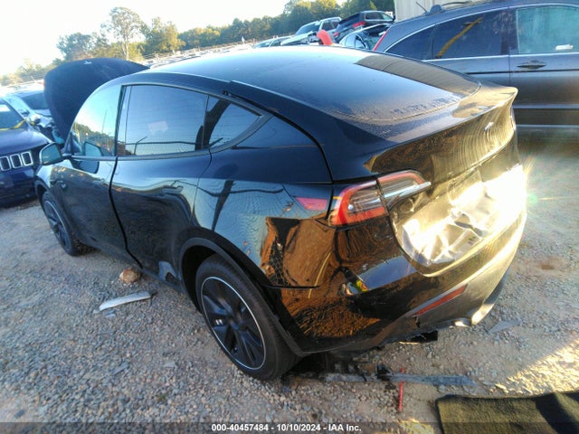 2024 TESLA MODEL Y 7SAYGDEE9RA240138 Photo 2