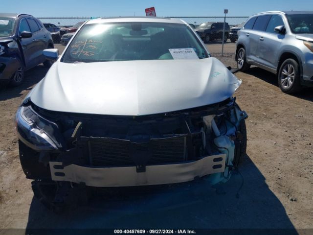 1G1ZD5ST2NF138913 Chevrolet Malibu Fwd Lt