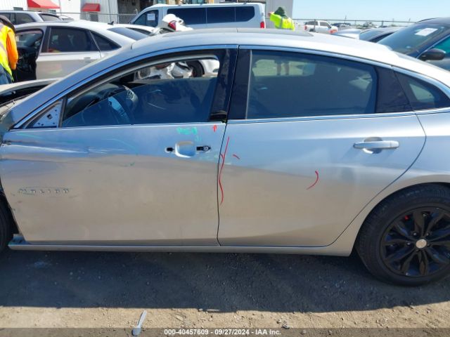 1G1ZD5ST2NF138913 Chevrolet Malibu Fwd Lt
