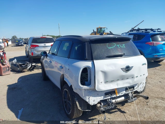 2015 MINI COUNTRYMAN WMWZC3C53FWT06698 Photo 2