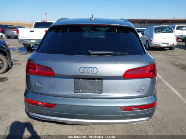 WA1BNAFY3J2108402 Audi Q5 2.0t Premium/2.0t Tech Premium