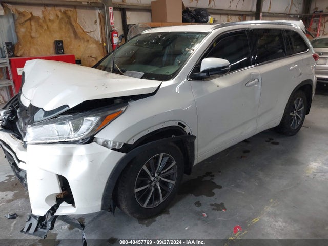Toyota Highlander Xle 2017 5TDJZRFH3HS515269 Image 2