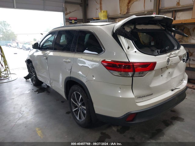 Toyota Highlander Xle 2017 5TDJZRFH3HS515269 Image 3