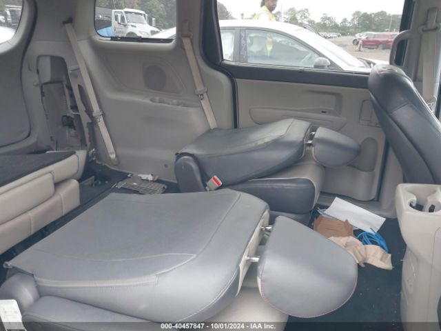 KNDMB5C14H6326664 KIA SEDONA LX