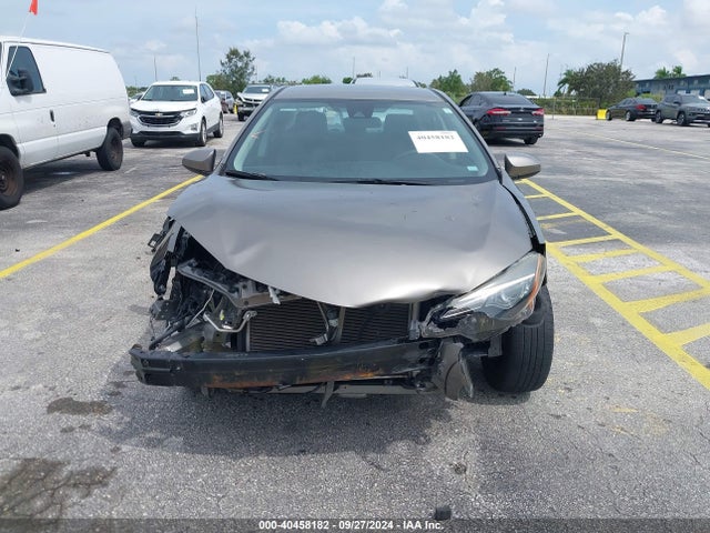 Toyota COROLLA LE 2018 2T1BURHE2JC122352 Image 12