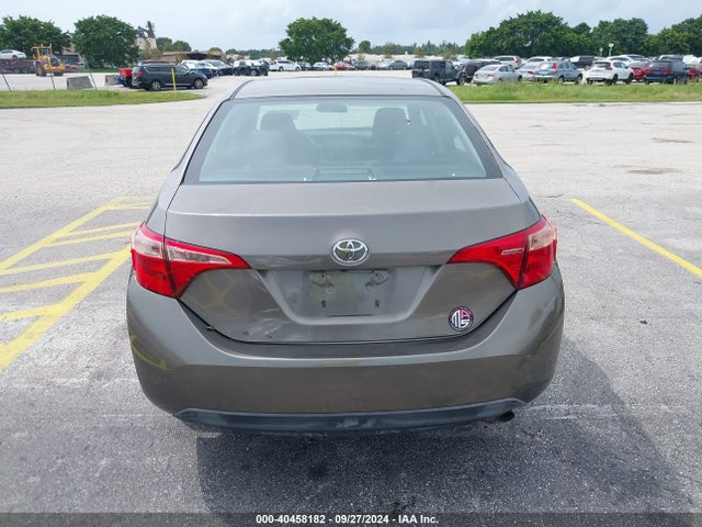 Toyota COROLLA LE 2018 2T1BURHE2JC122352 Image 16